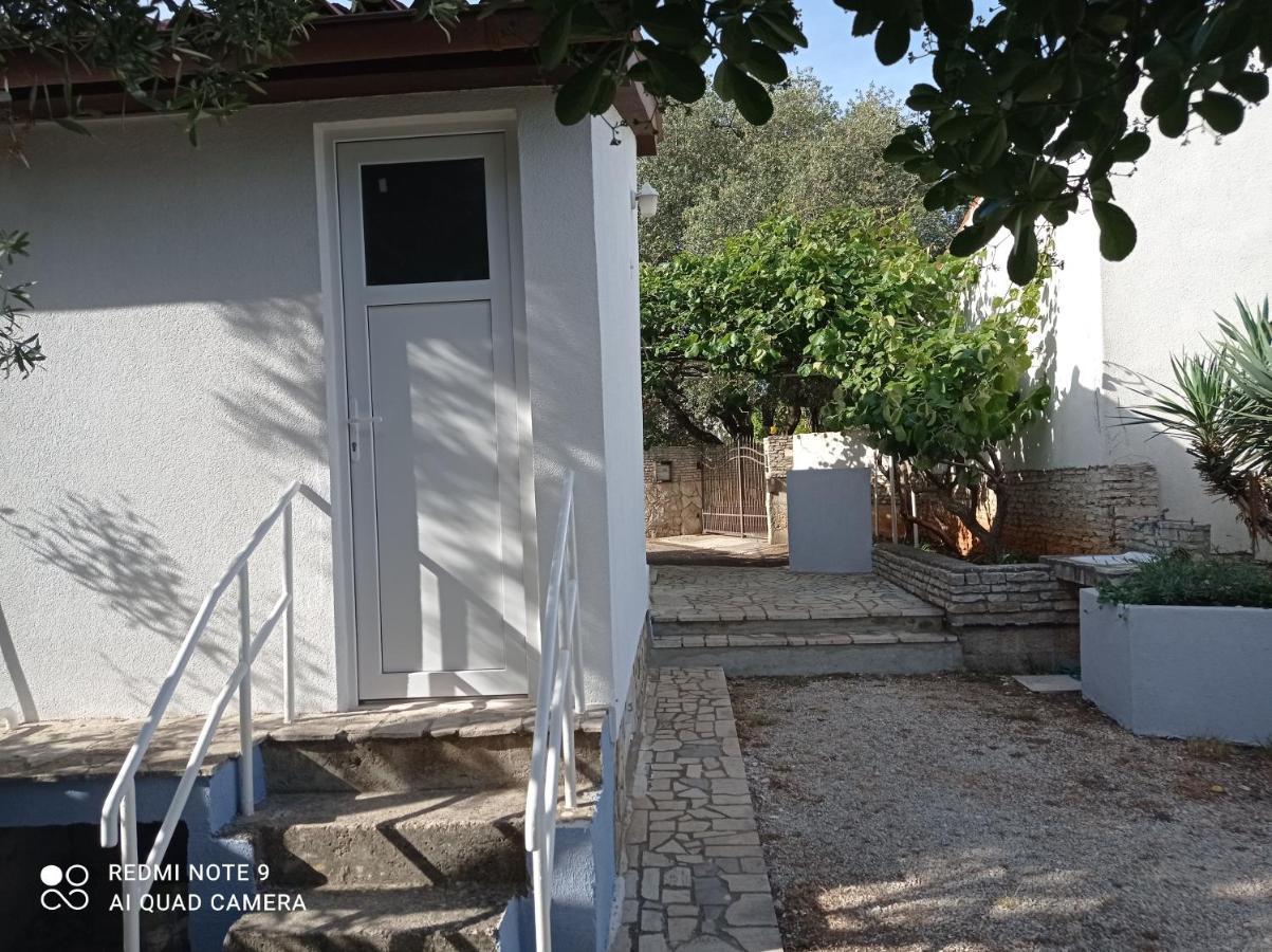 Studio Apartman بريمونتيرا المظهر الخارجي الصورة