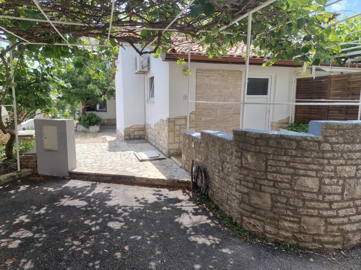 Studio Apartman بريمونتيرا المظهر الخارجي الصورة